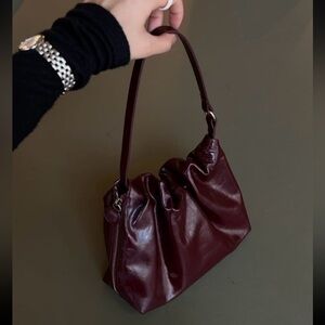 Boutique Women’s Leather Angola Red Shoulder Bag